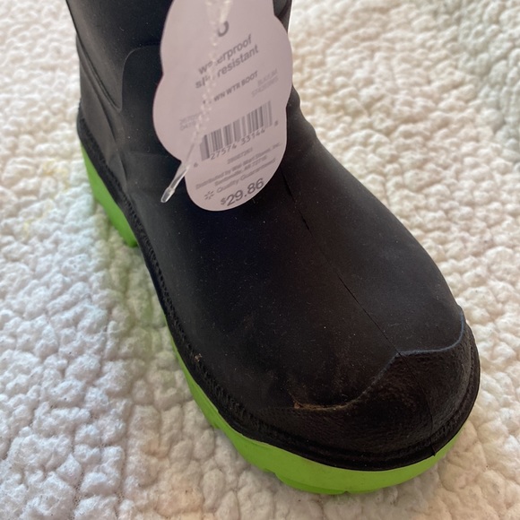 Brand new snow boots - Picture 5 of 6